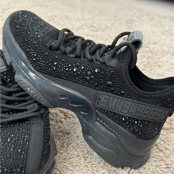 Steve Madden Maxima sneakers With Rhinestones Size 7 - Picture 1 of 5
